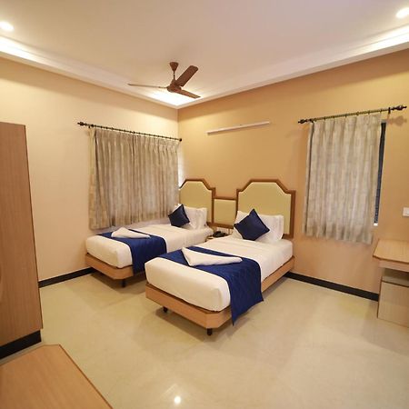 Majestic Hotel Madurai Buitenkant foto