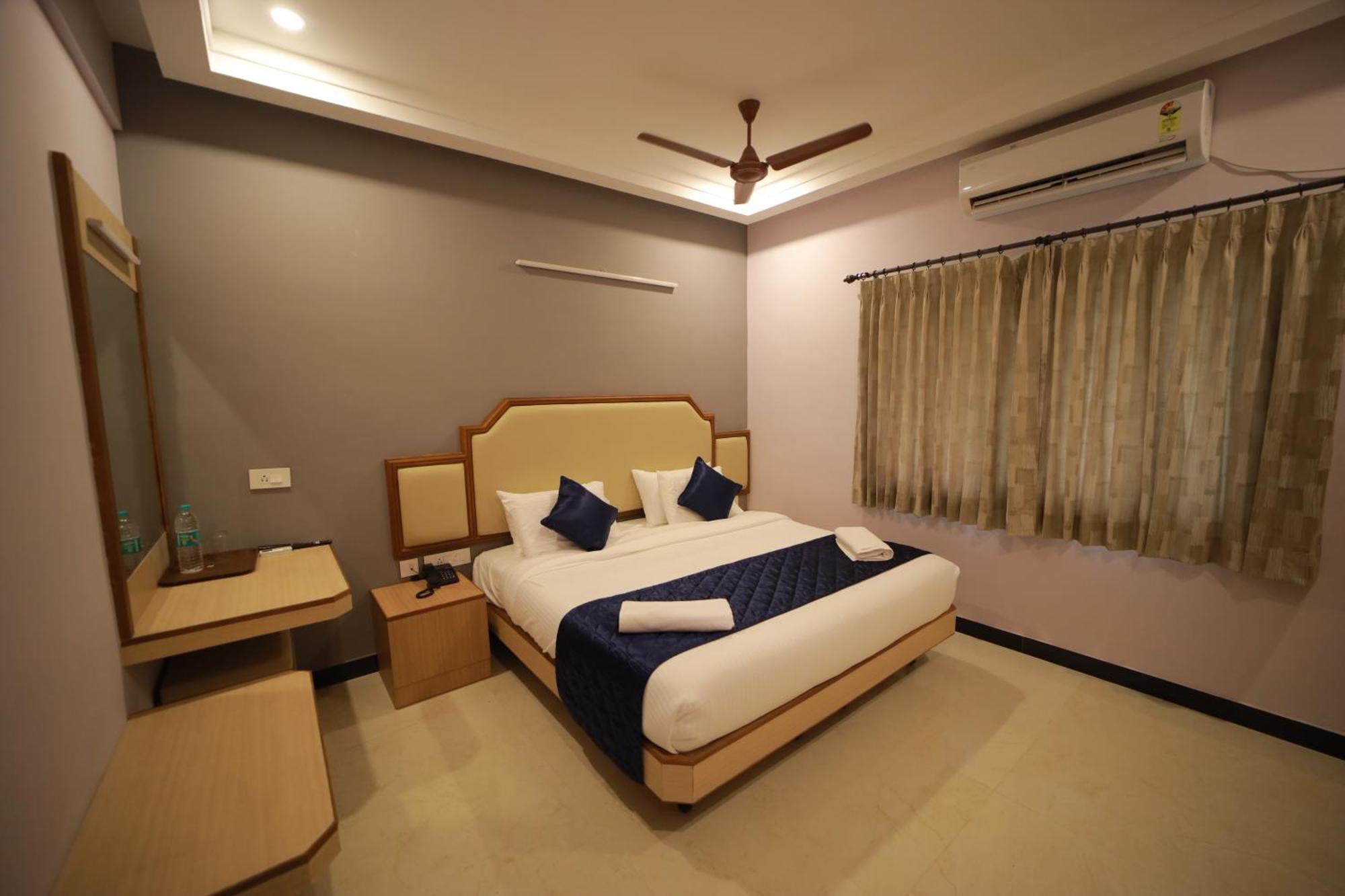 Majestic Hotel Madurai Buitenkant foto
